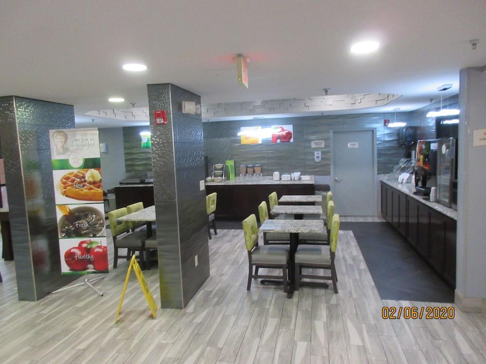 蒙哥马利东卡迈克尔路凯艺套房酒店 外观 照片